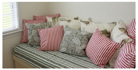 photo of day bed Emerald Isle Beach House ~ Get-Away-Nook