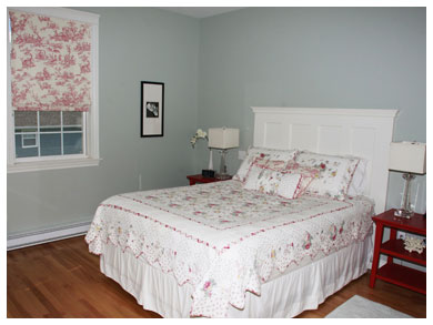 Emerald Isle Beach House ~ Main Floor Bedroom